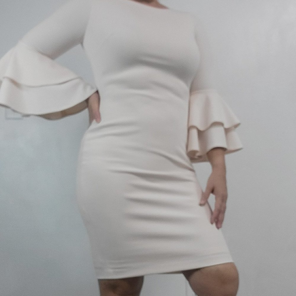 CALVIN KLEIN DRESS, SIZE 2, PINK COLOR, FOR ALL TYPES OF OCCASIONS.